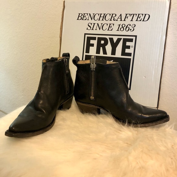 Frye Sacha Moto Shortie Black Italian Leather Bootie Size 7 M - Picture 3 of 13